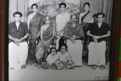 குடும்பத்தாருடன்-3